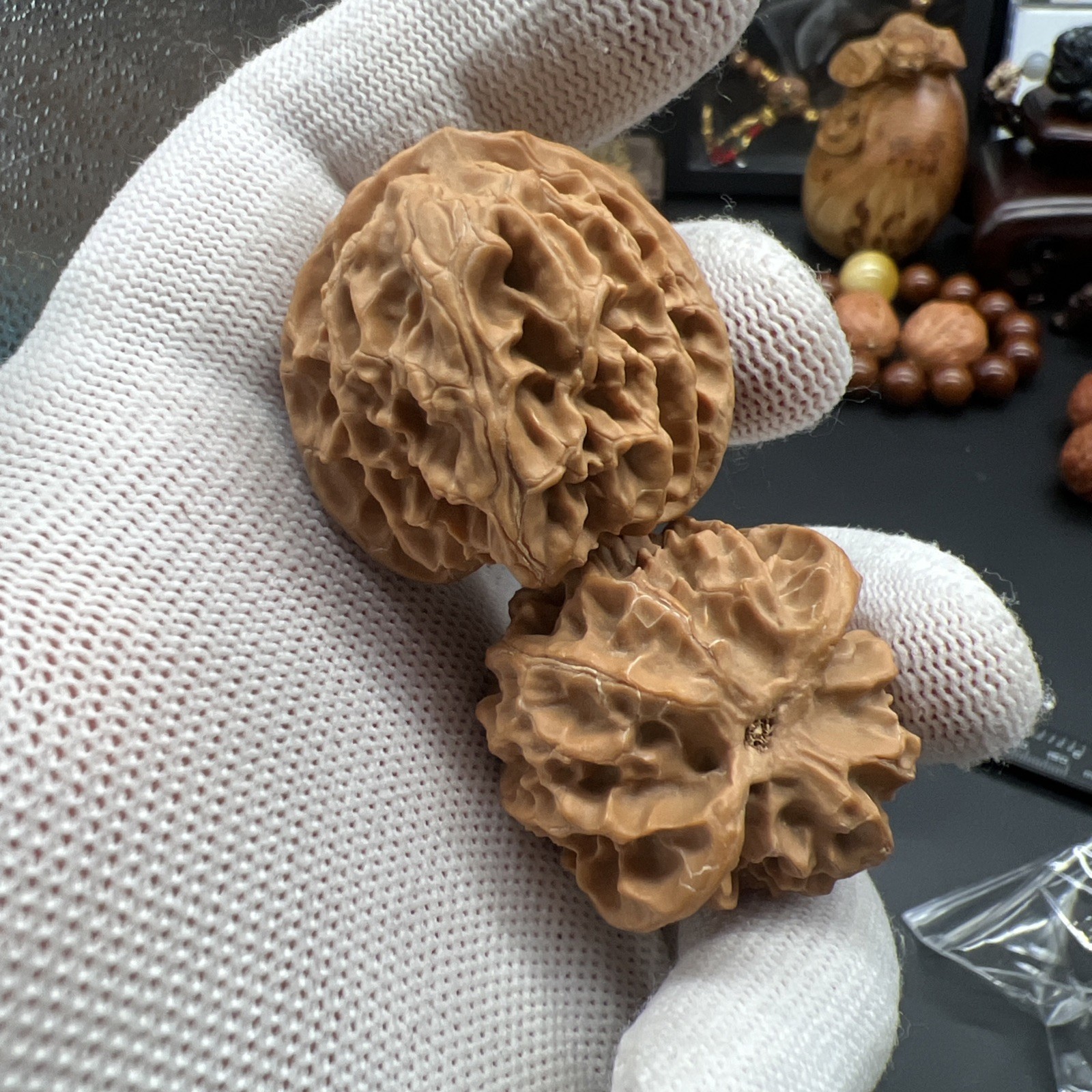 Pair of Match Chinese Health Walnut 37×37.5×36mm 精配文玩核桃~全品苹果园🍎狮子头