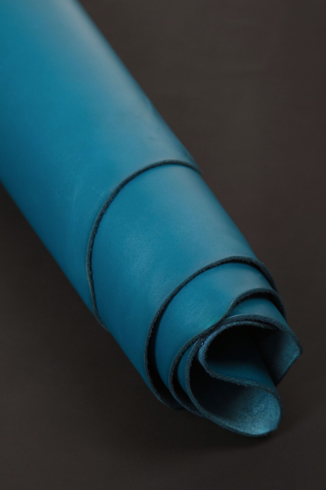 Teal Full Grain Leather Hide – 1.8mm (5oz), Vegetable Tanned Petrol Blue Leather