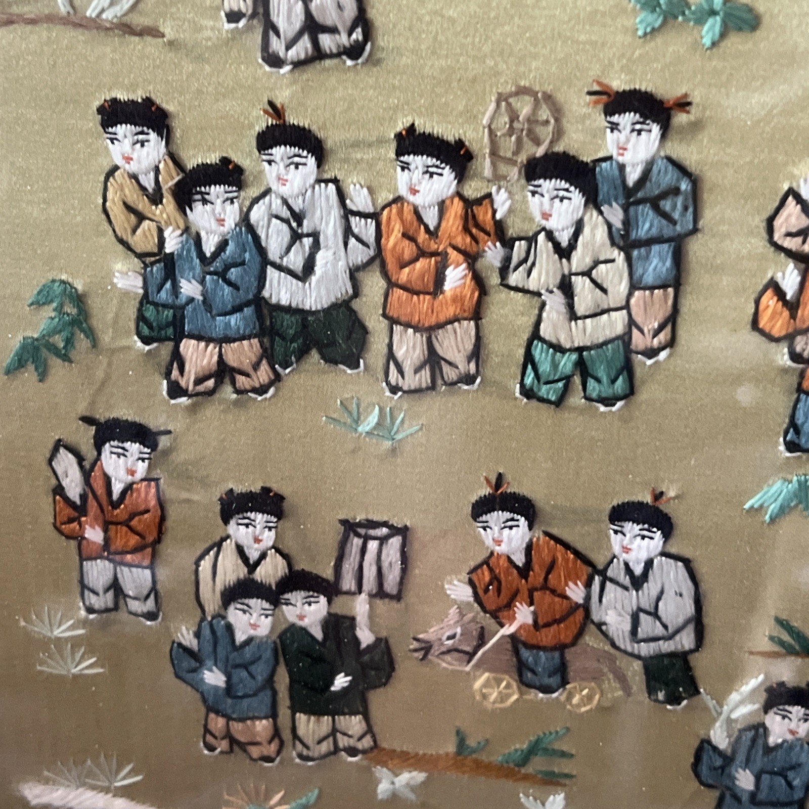 Chinese 100%Hand embroidered Peking Embroidery Art: Party painting screen