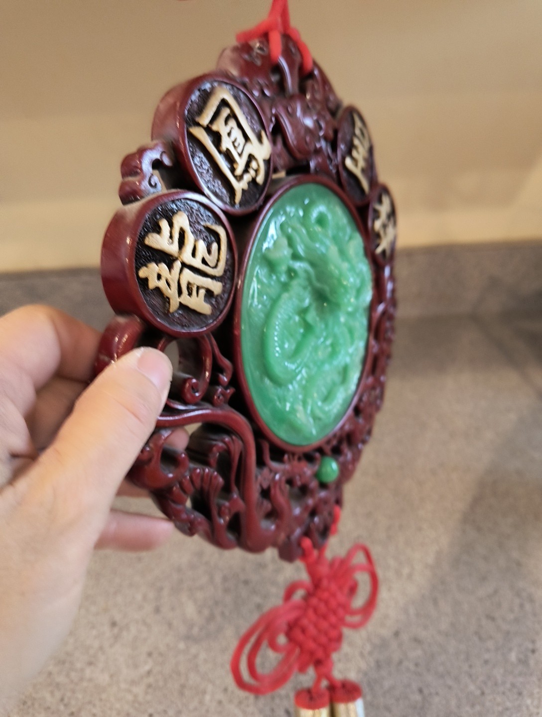 Chinese Culture Red Knot Dragon Resin Green Faux Jade Wall Hanging 9″ Wide