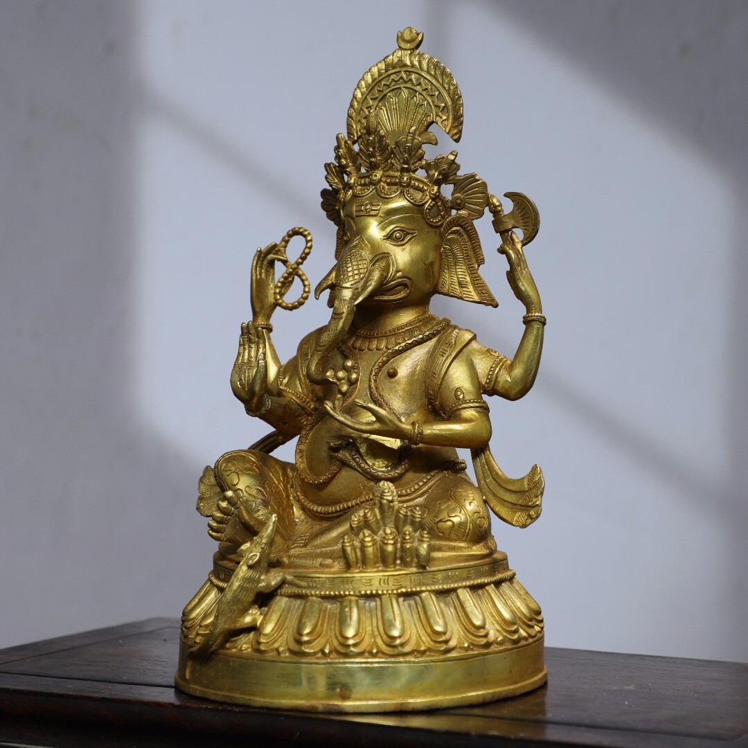 Bronze gilded statue of Elephant Trunk God of Wealth