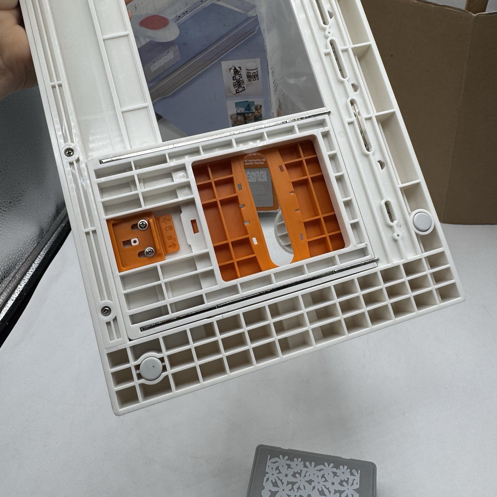 Fiskars Advantedge Punch System W Flower Garden Cartridge Create Perfect Borders