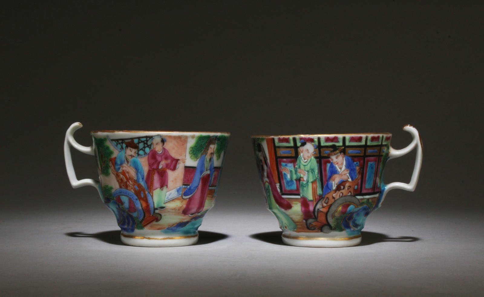 A Set of Guangcai Porcelain Cups