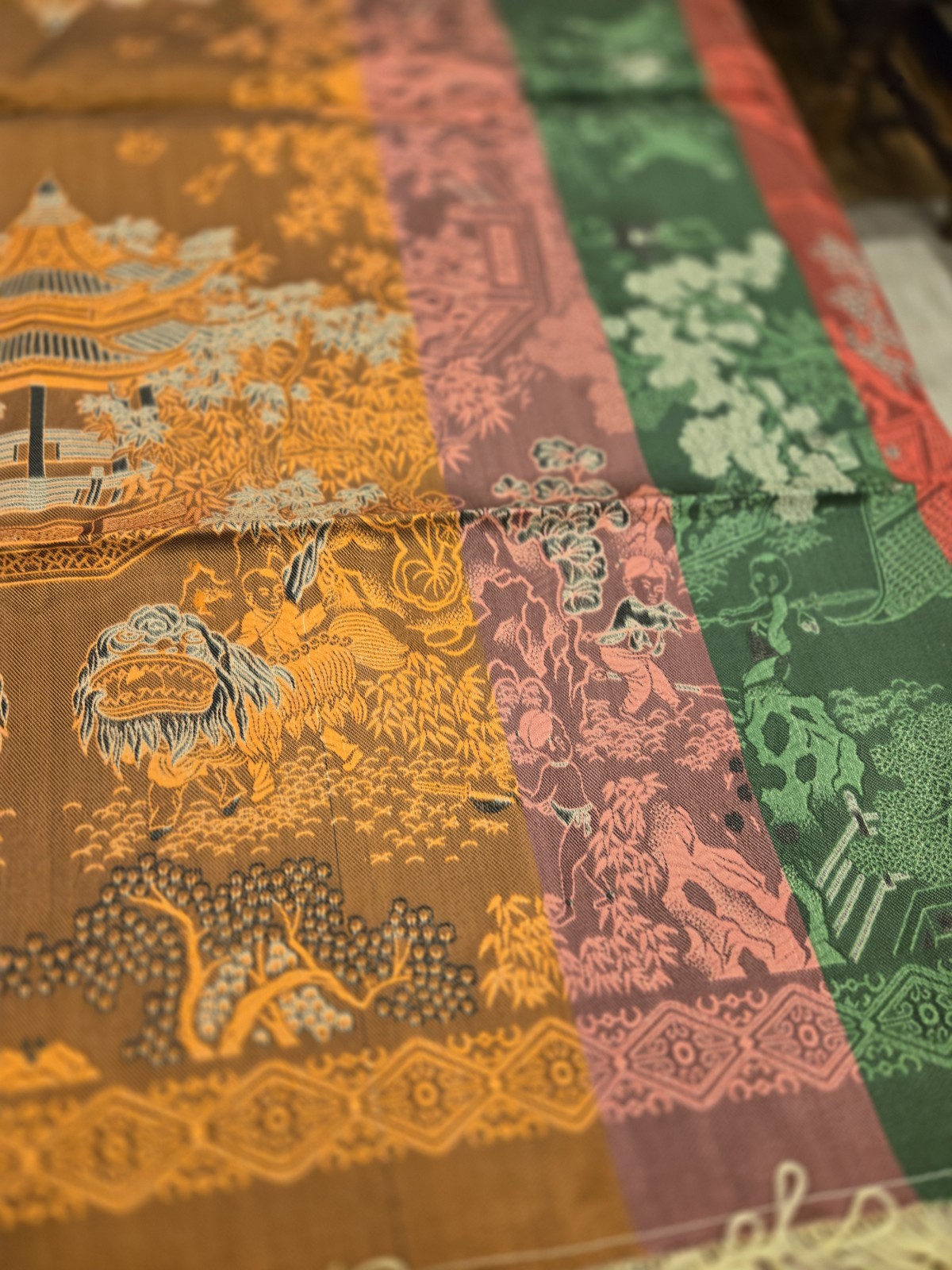 VTG NOS Brocaded Chinese Silk Tapestry Tablecloth 38″ x 38″ Late 70’s-Early 80’s