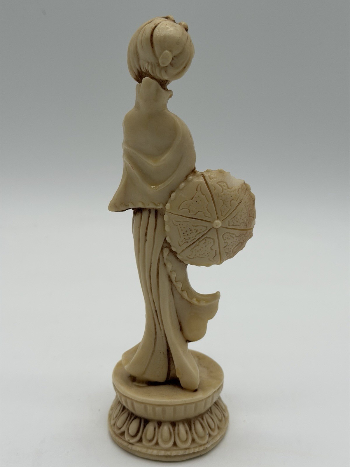 VTG Mid Century Italian Alabaster Resin Geisha Girl Sculpture Figurine 8”