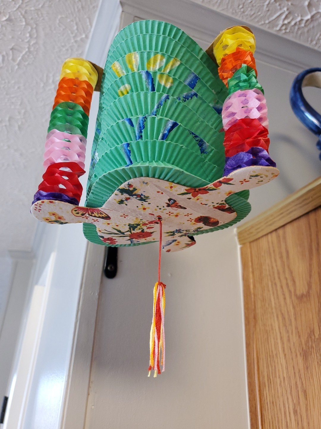 12 Genuine Vintage Chinese Paper Lanterns With Tassels Butterfly Print Cardstock