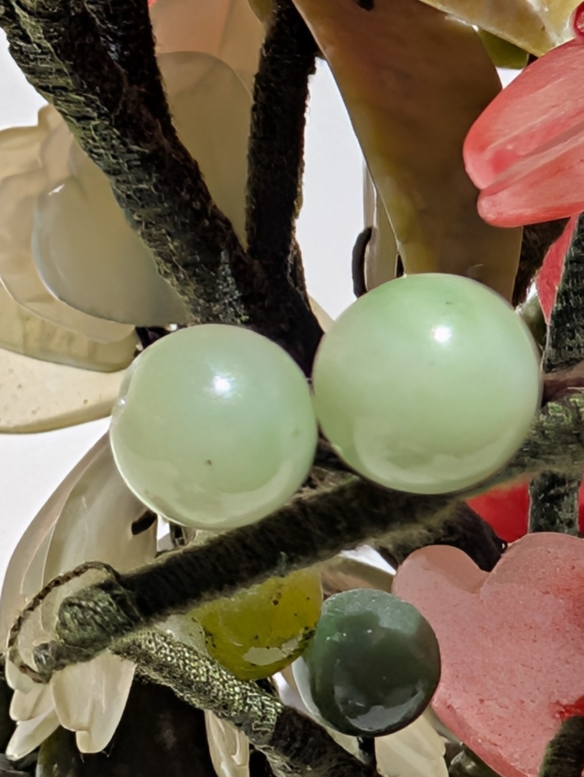 Vtg 1960’s Chinese Export Jade, Jadeite, Agate, Carnelian & Quartz Bonsai Tree