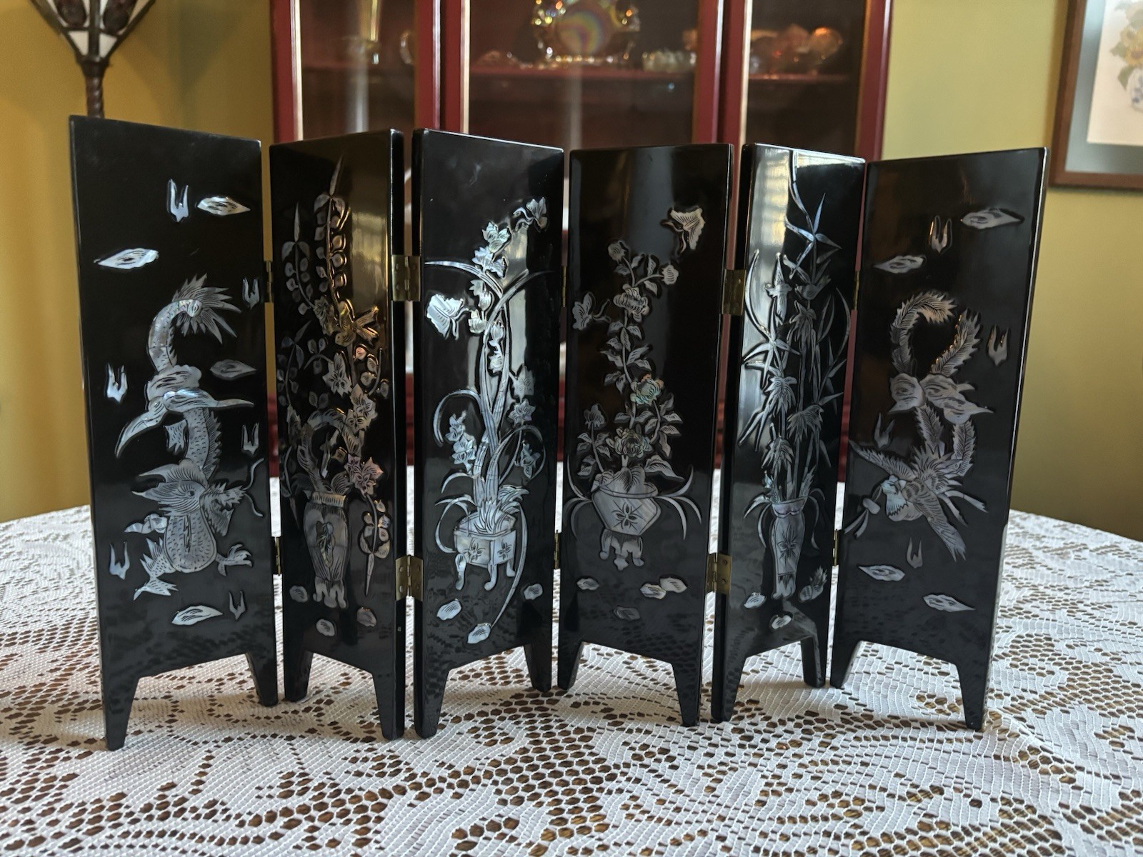 Chinese 6 Paneled Black Lacquered Table Top Screen With Mother Of Pearl Inlay