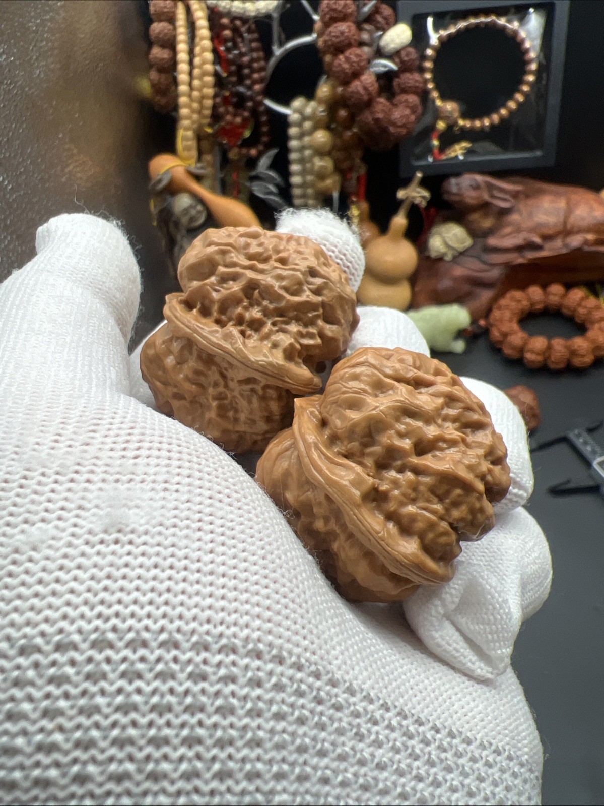 Pair of Match Chinese Health Walnut 36×38×31 精配文玩核桃金蟾蛤蟆头