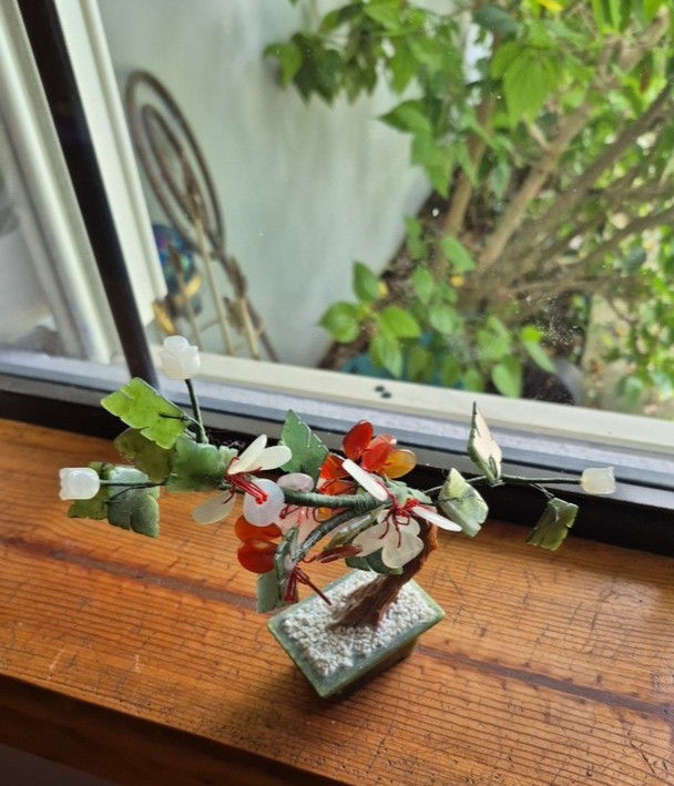 Jade Stone Bonsai Tree White Roses Carnelian Red Flowers Green Jade Leaves Base