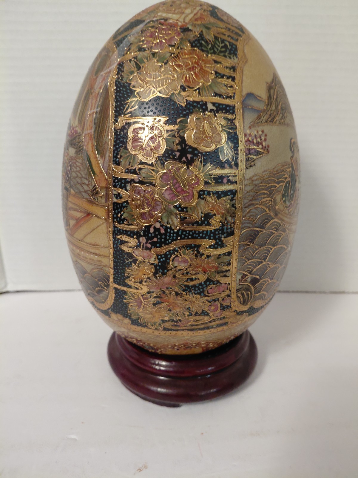 Vintage Satsuma Chinese Porcelain 14″ Asian Art Gold Gilding Egg Excellent Cond.