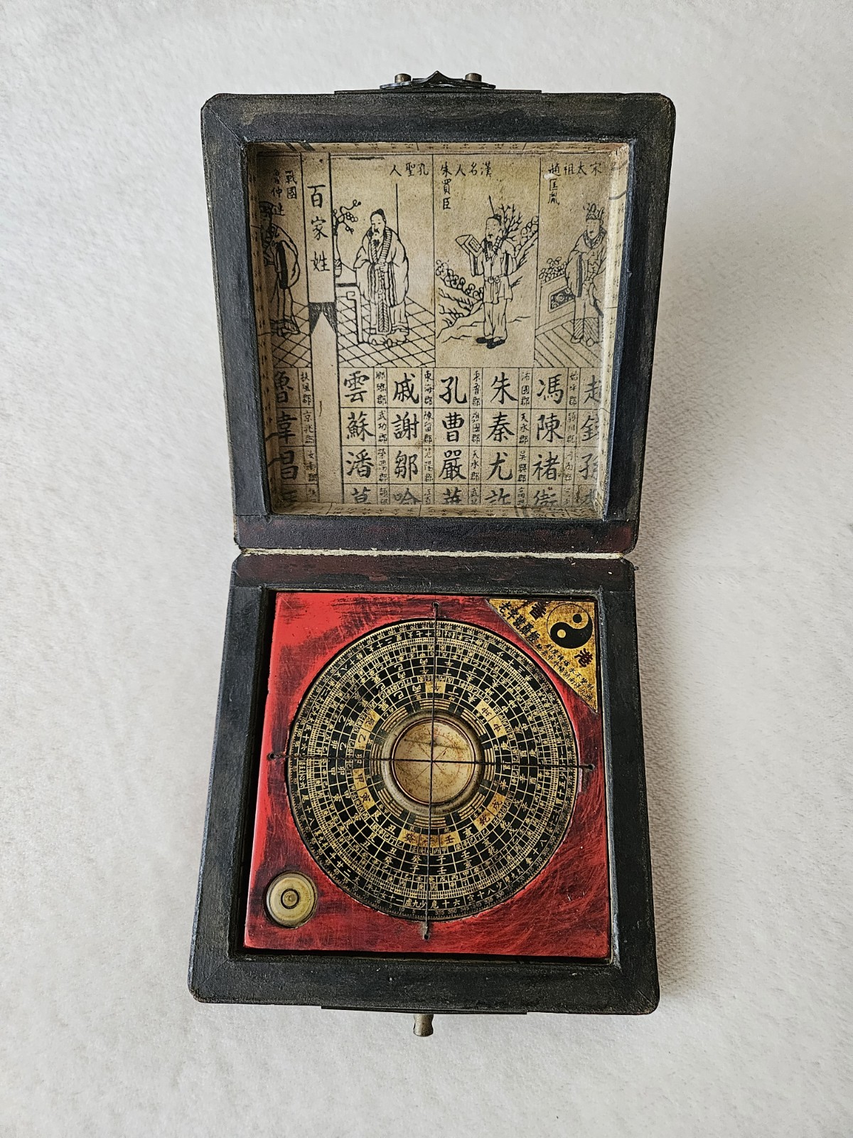 Oriental Chinese Compass in Leatherette Wood Box / Lid Has Issues – See Photos