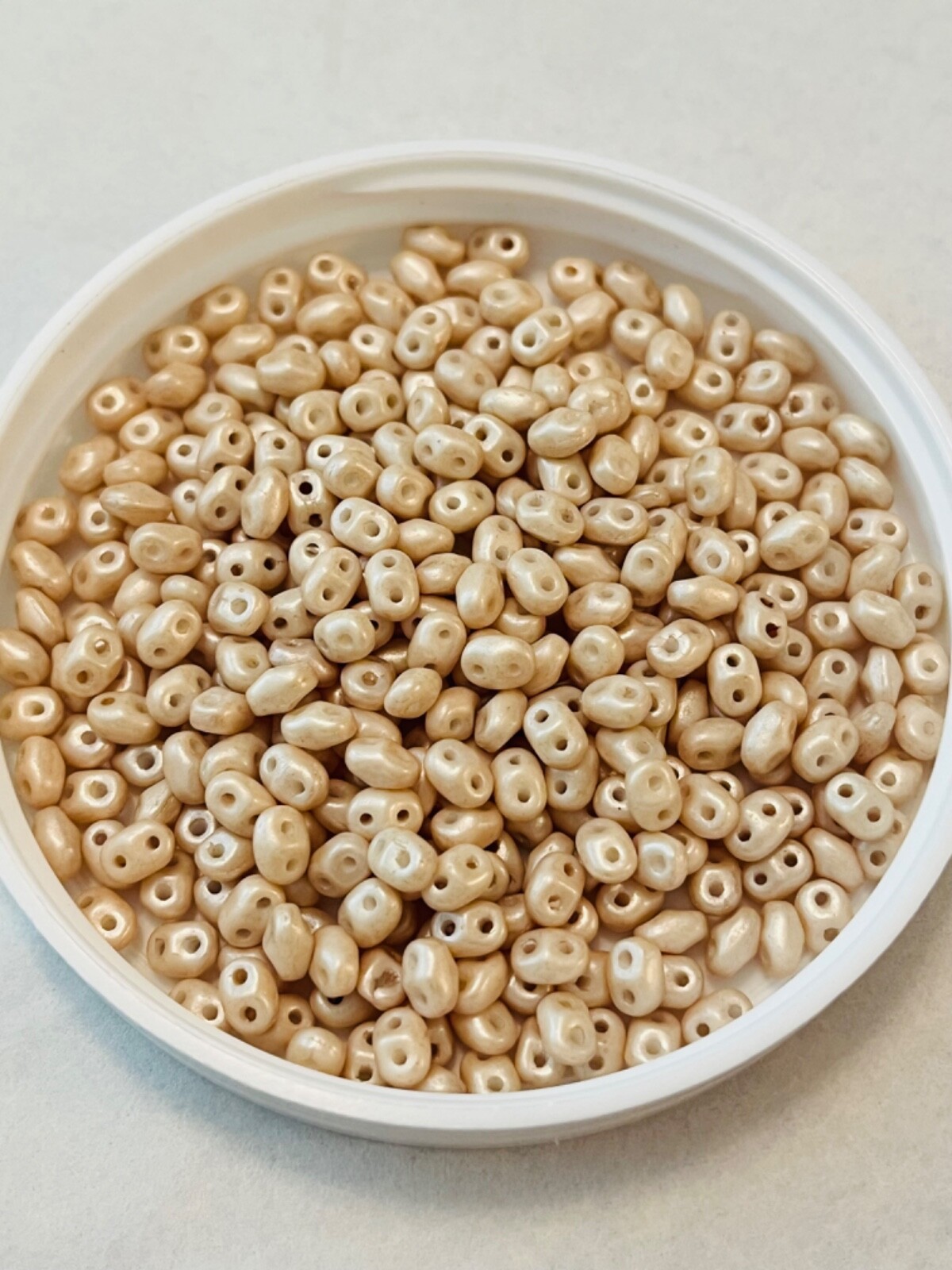 Czech SuperDuo 2-Hole Beads 5×2.5mm Cream Pearl 20 Grams