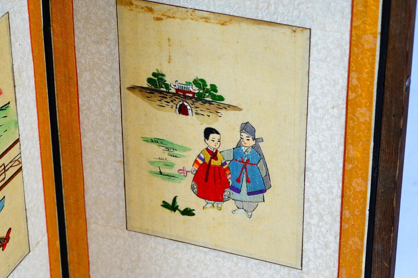 Chinese Embroidered Art Folding Wood & Fabric Panels Vintage Asian Home Decor
