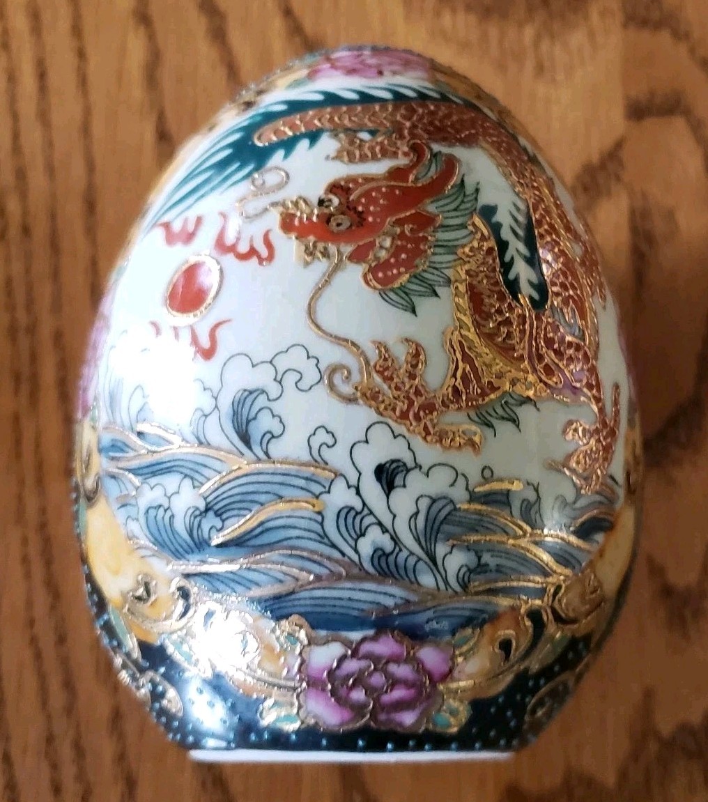 Vtg. Satsuma Style Large Decorative Egg: Left Facing Dragons Gold Gilt 4.5″ Tall