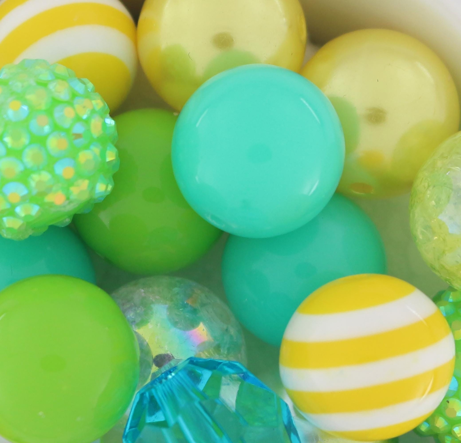 Chunky Bubblegum Bead Mix, 20mm Beads, Yellow Green White and Blue, for Crafts