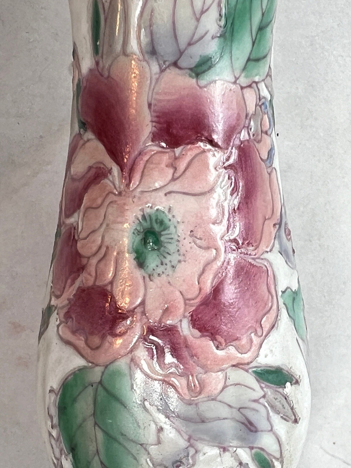 Vtg Chinese Famille Rose Porcelain Thin Lamp Roses Floral Textured Wood Base