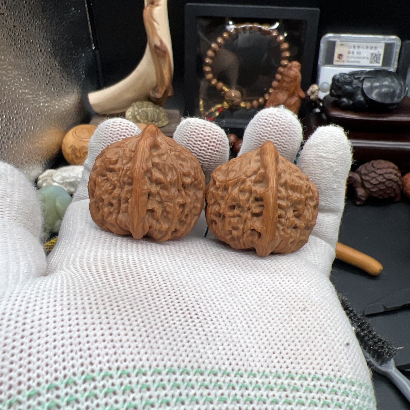 Pair of Match Chinese Health Walnut 35.5×37×36mm 精配文玩核桃～红狮子
