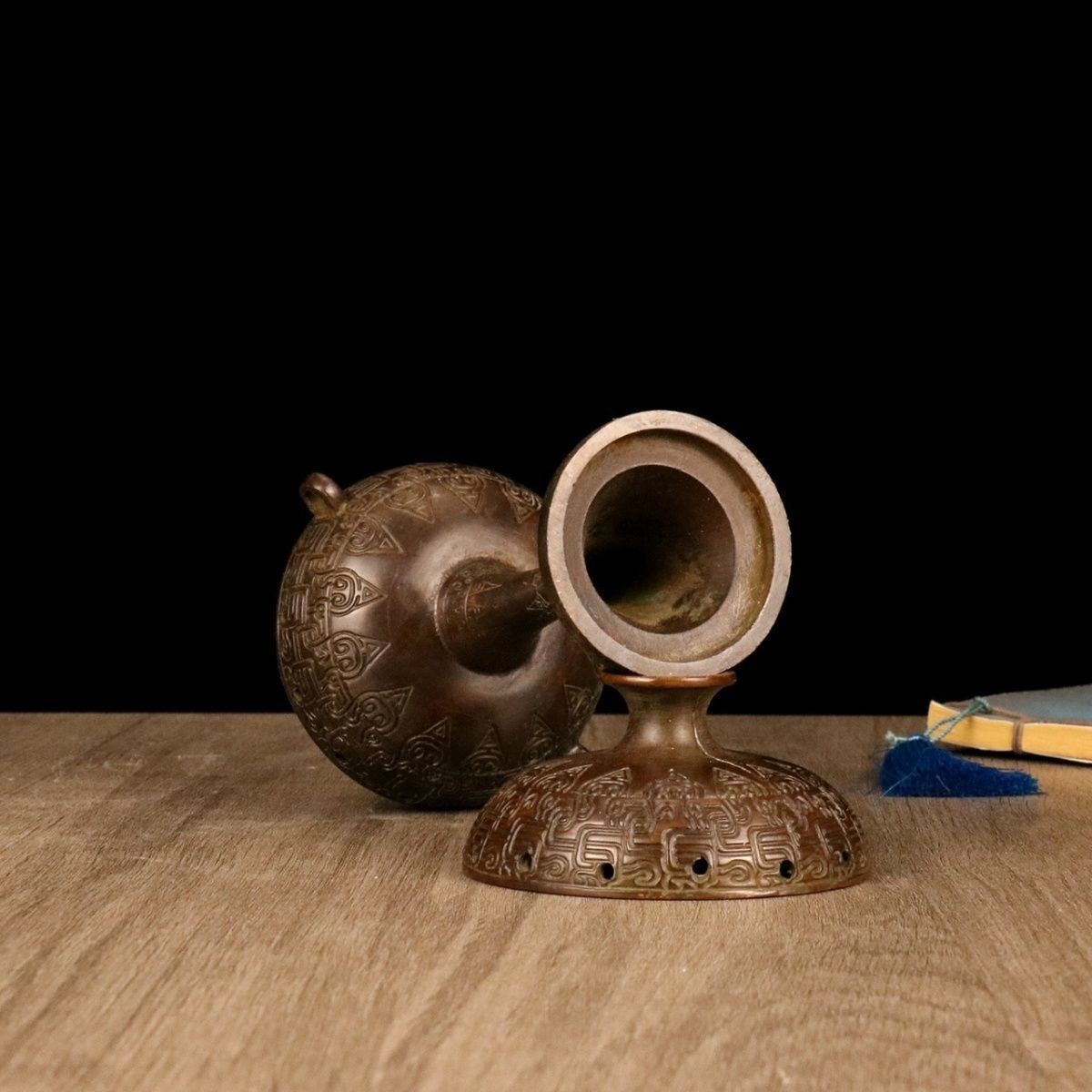 Old Chinese Kui-dragon pattern Copper Alloy incense burner