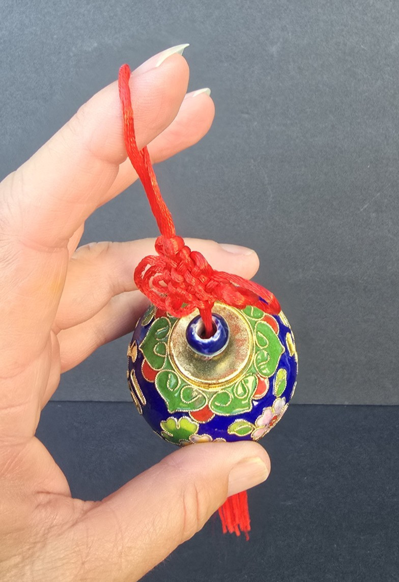 Vtg Oriental Chinese Cloisonne Enamel Ball Gold Red Knot & Tassel Ornament