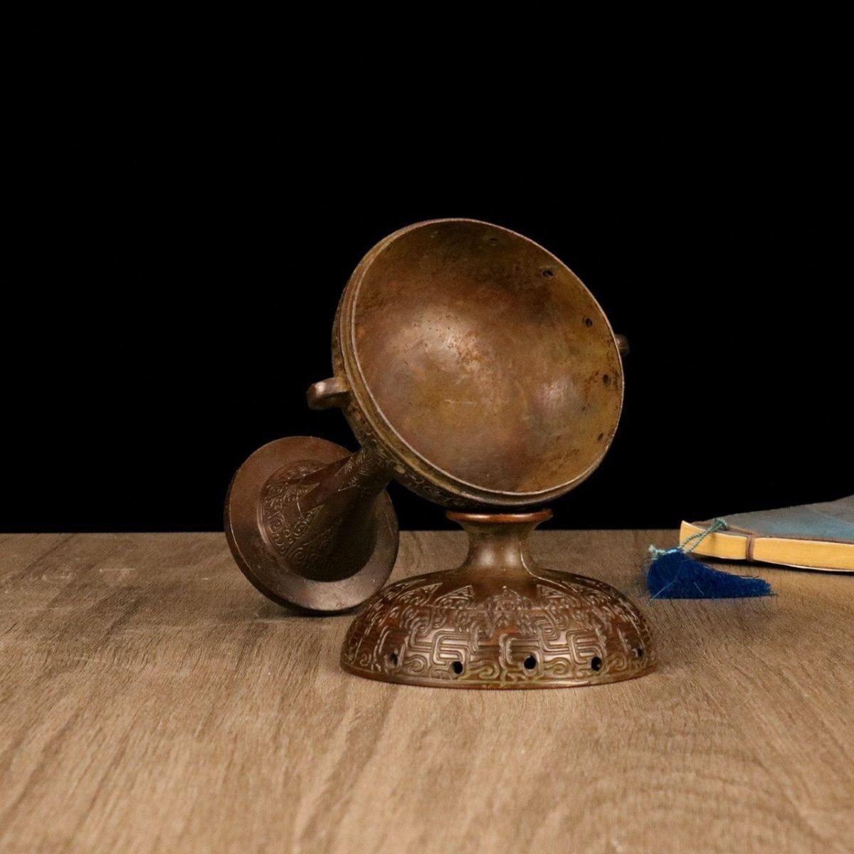 Old Chinese Kui-dragon pattern Copper Alloy incense burner