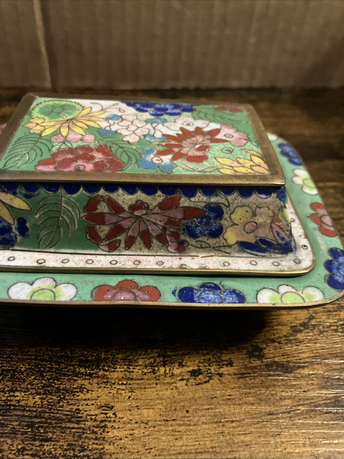 Vintage Chinese Cloisonne Enamel Brass Metal trinket or cache Box w/Lid 3.5×4.5