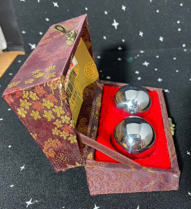 VTG Chinese Boading Iron Balls w/Case Stree Therapy Balls 5 inch diameter