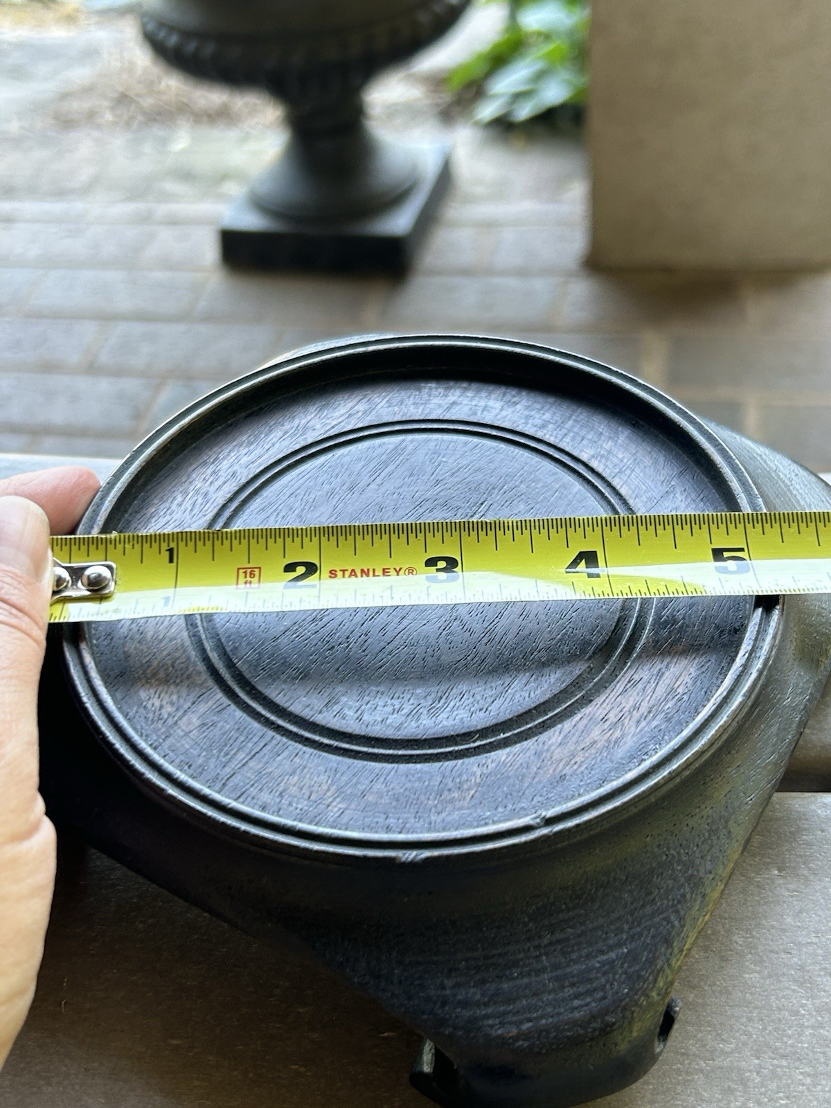 Chinese Vase Pedestal Ming Style Round 4 1/6 ” Round