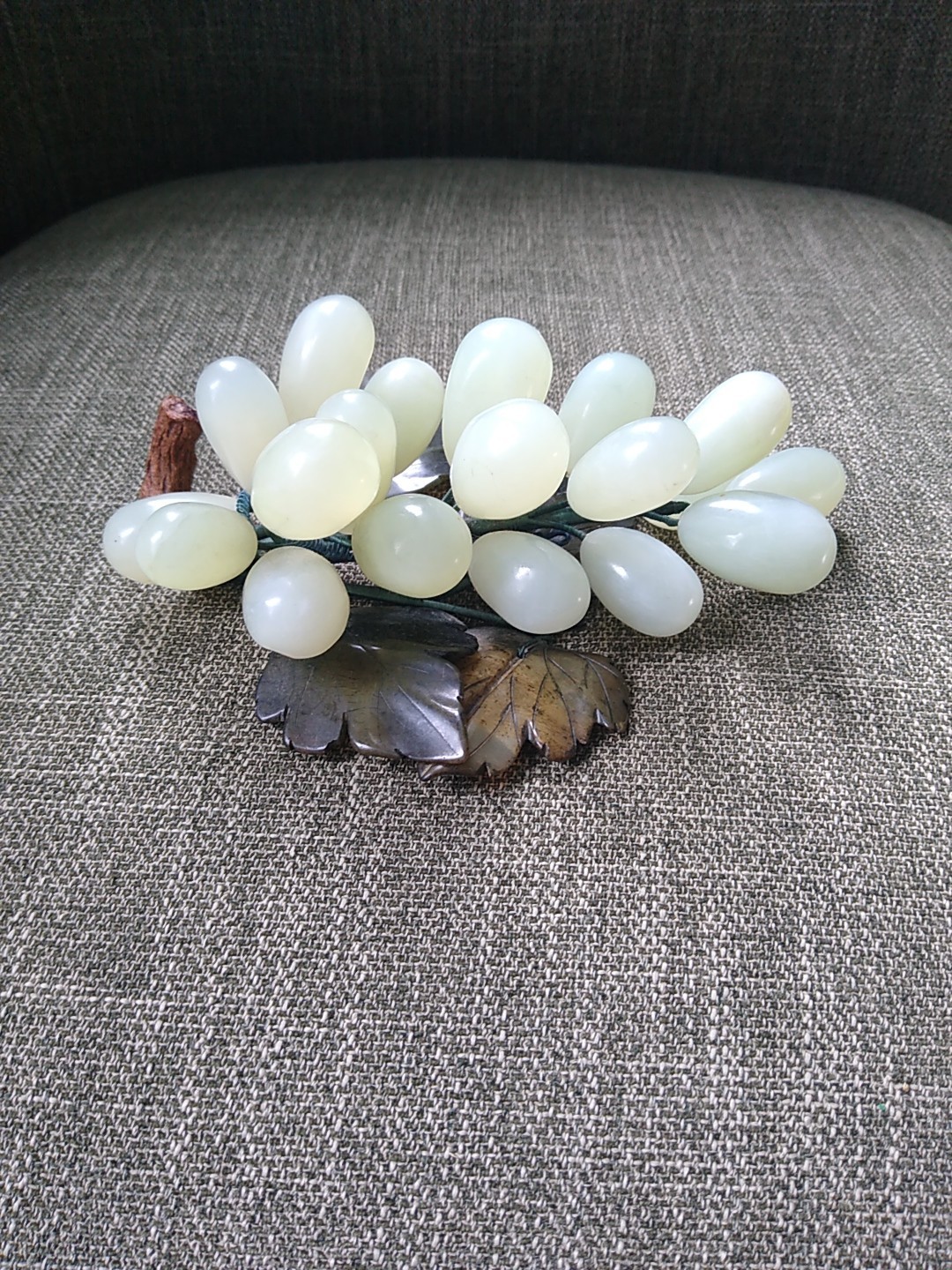Vintage Stone Grapes Light Green Carved Dark Green Serpentine Leaves