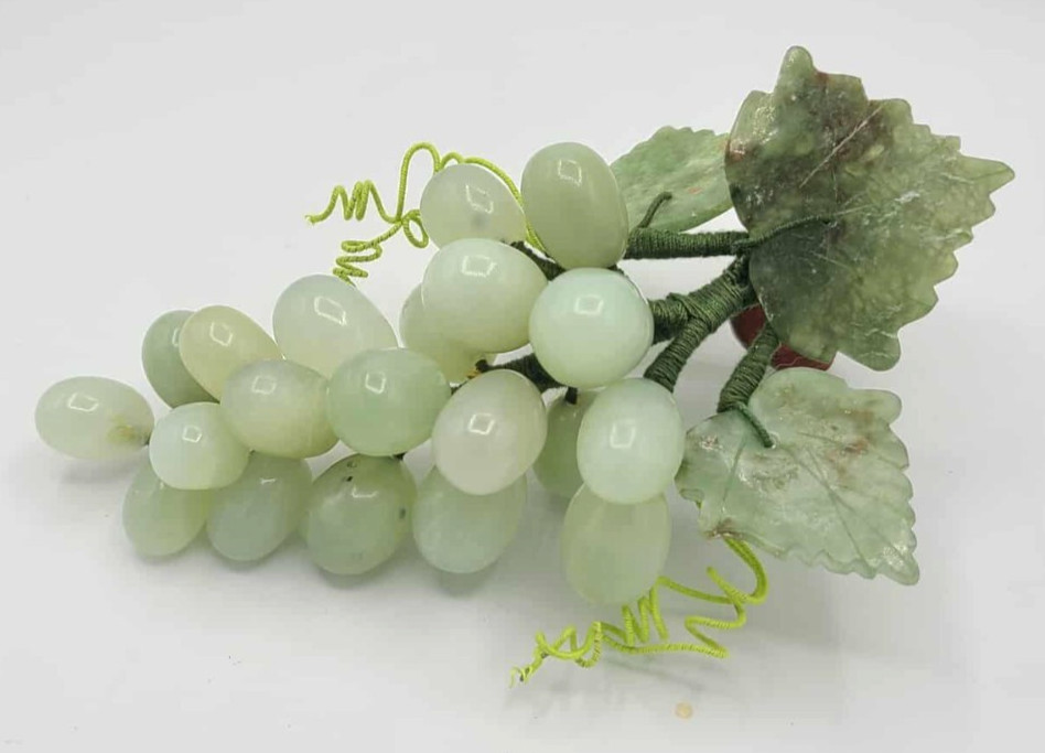 Vtg 1950’s Grape Cluster Hand Carved & Polished Chineese Jade ~6″