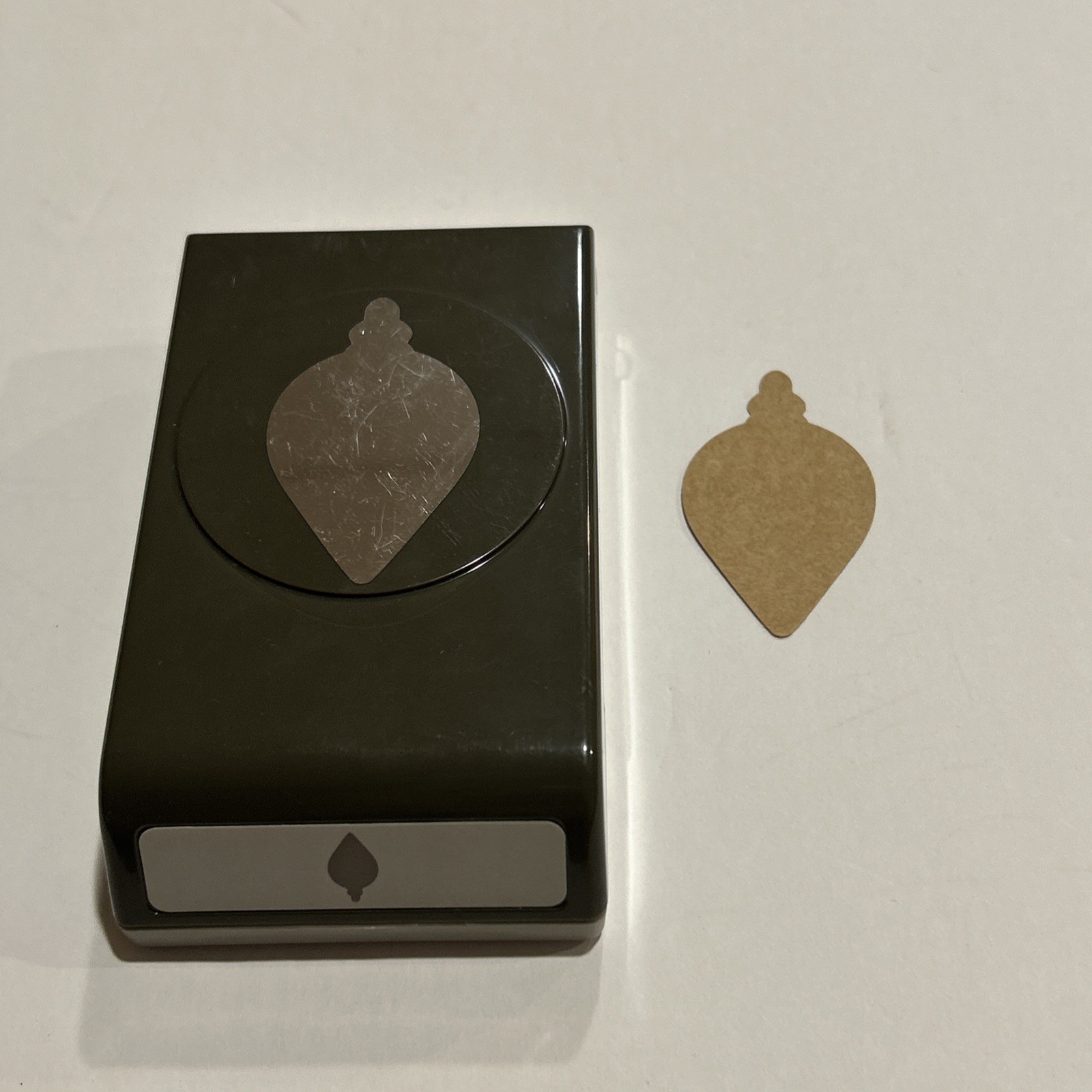 Stampin Up Paper Punch Christmas Ornament Punch Locking Type Punch