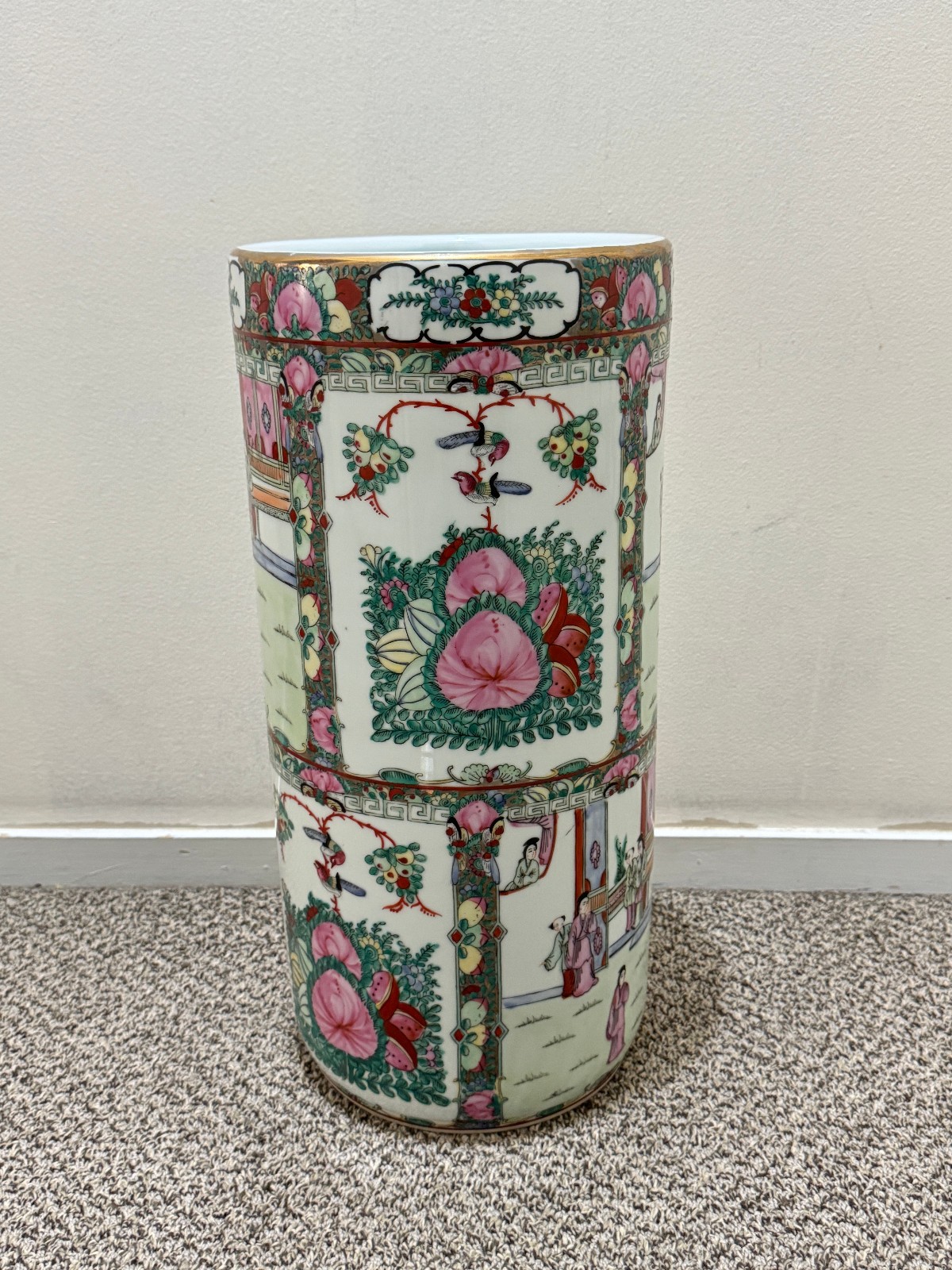 Vtg Mid 20th c. Chinese Famille Rose Medallion Umbrella Stand Entryway Holder