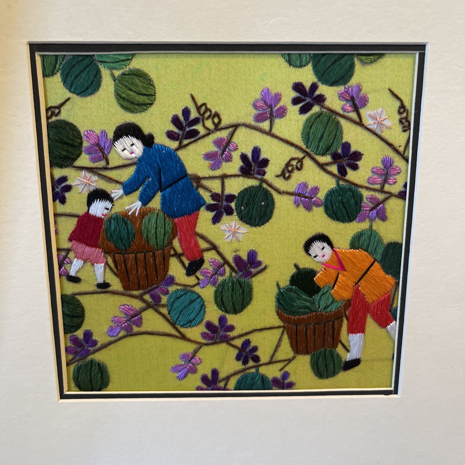 Chinese Embroidery Handmade Frame Stunning Traditional Artwork Silk 4.5 X 4.5”