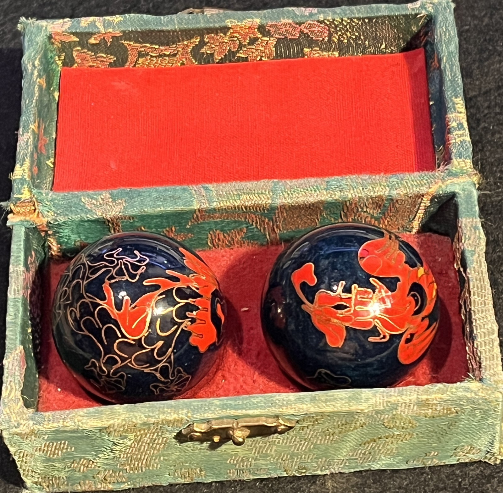 Chinese Harmony Balls Exercise HAND Therapy MEDITATION Metal Chiming DRAGONS Box