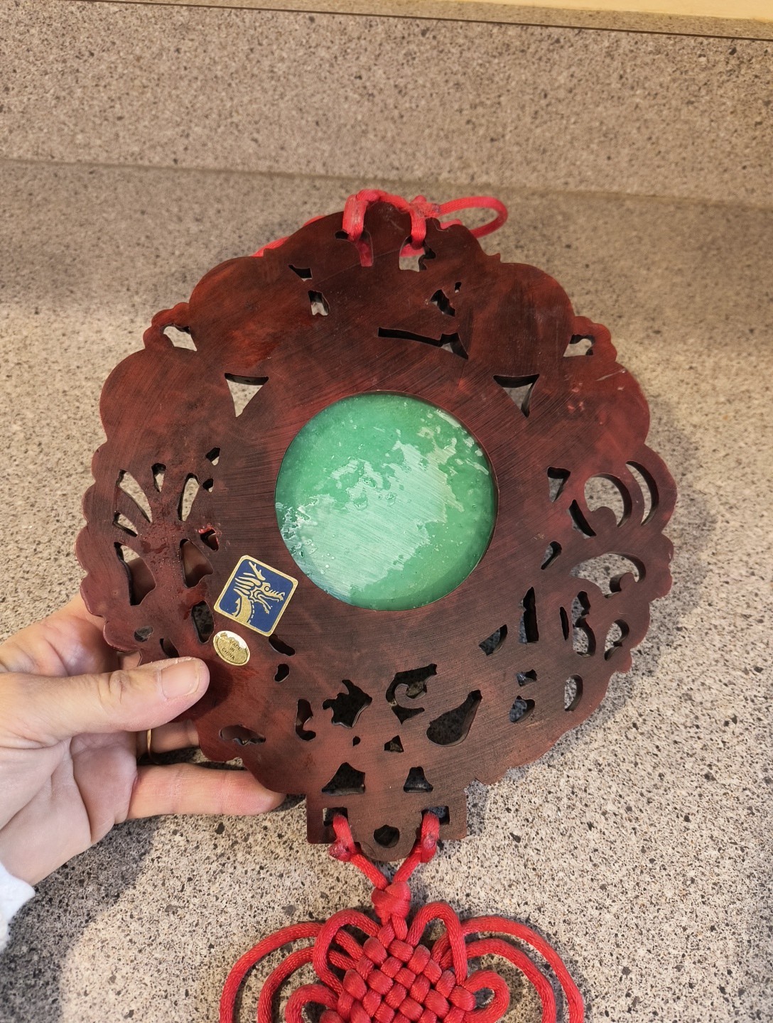 Chinese Culture Red Knot Dragon Resin Green Faux Jade Wall Hanging 9″ Wide