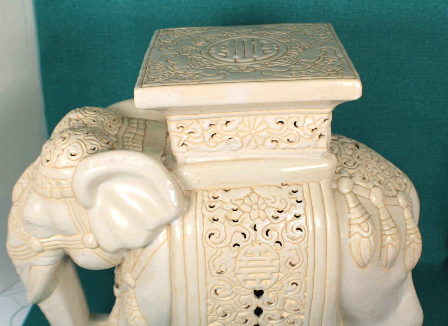 Mid Century Asian Style Ceramic Elephant Plant Stand Beige/ Off -White