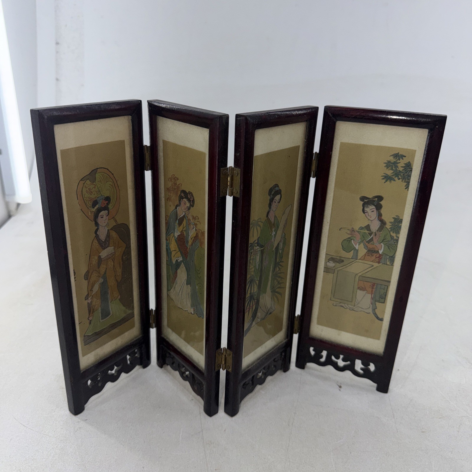 Small Vintage Chinese Folding Tabletop Screen 4 Panel 2 Sided 9.5″ x 14″