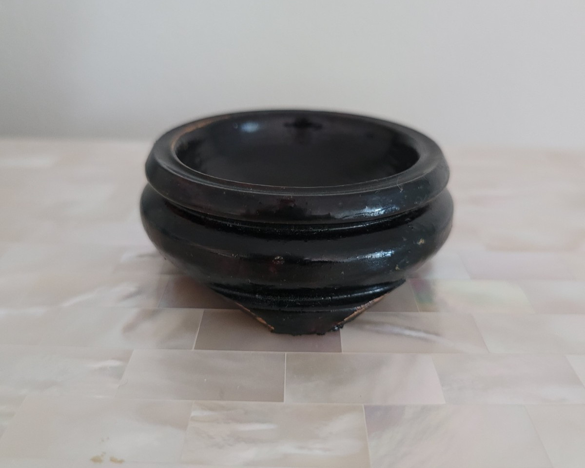 Vintage Chinese Large Black Floral Bird Cloisonne Egg on Wood Stand 5-5/8″ High