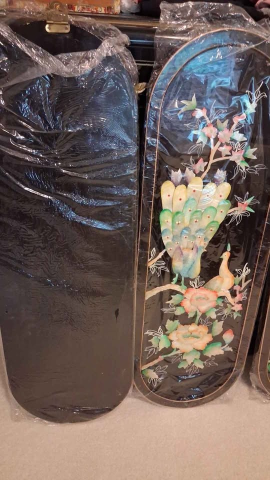 4 Vintage Asian Oriental Mother of Pearl Black Lacquer Wall Art Plaque Panels