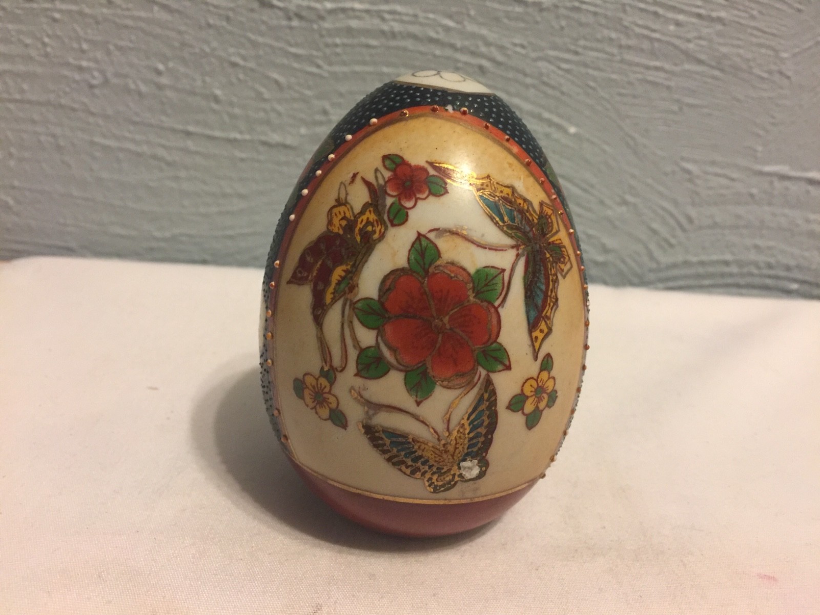 VINTAGE HAND PAINTED MULTI COLOR PORCELAIN EGG
