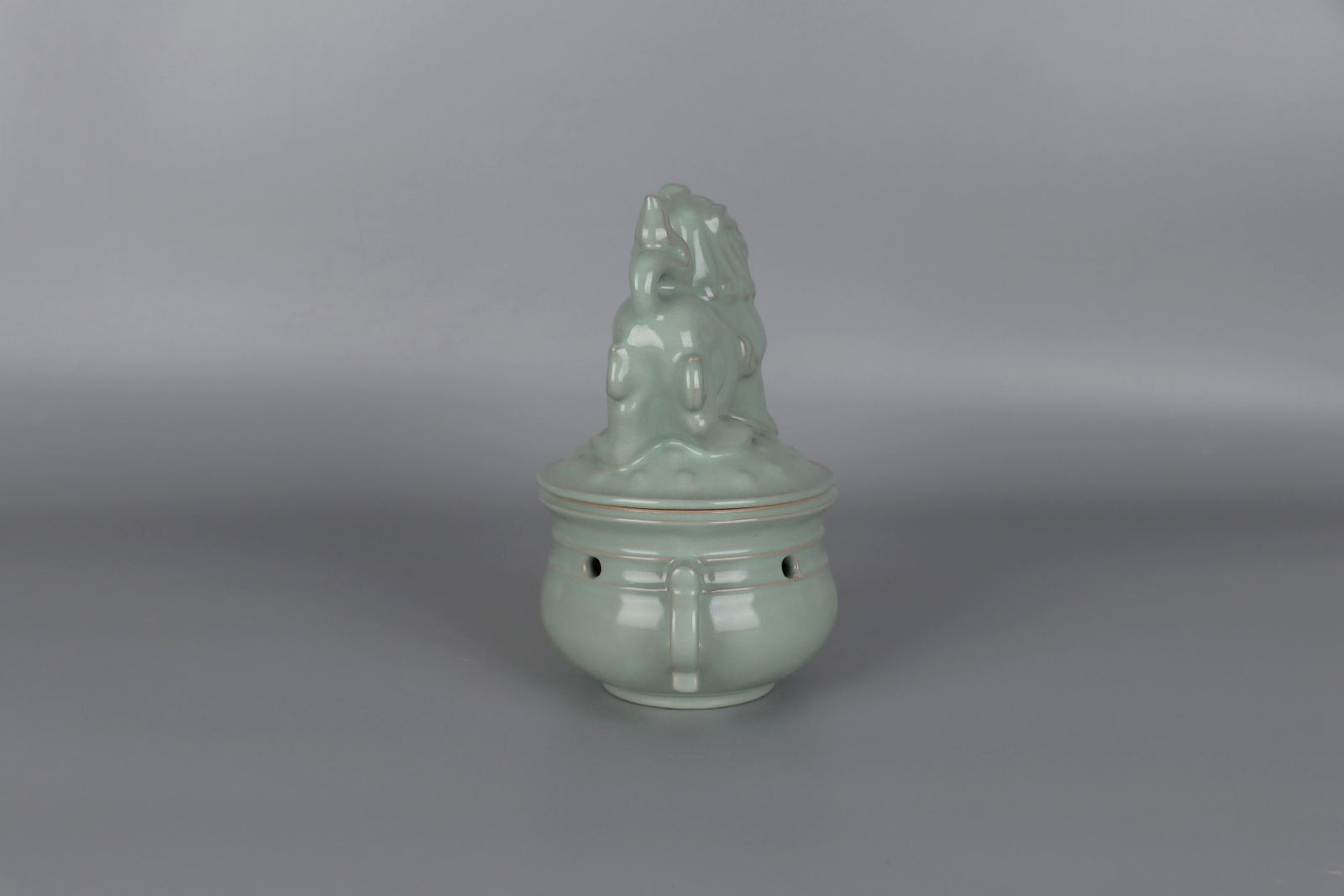 7.4″ China Porcelain Ru Kiln Cracked Glaze Animal Foo Fu Dog Lion Incense Burner