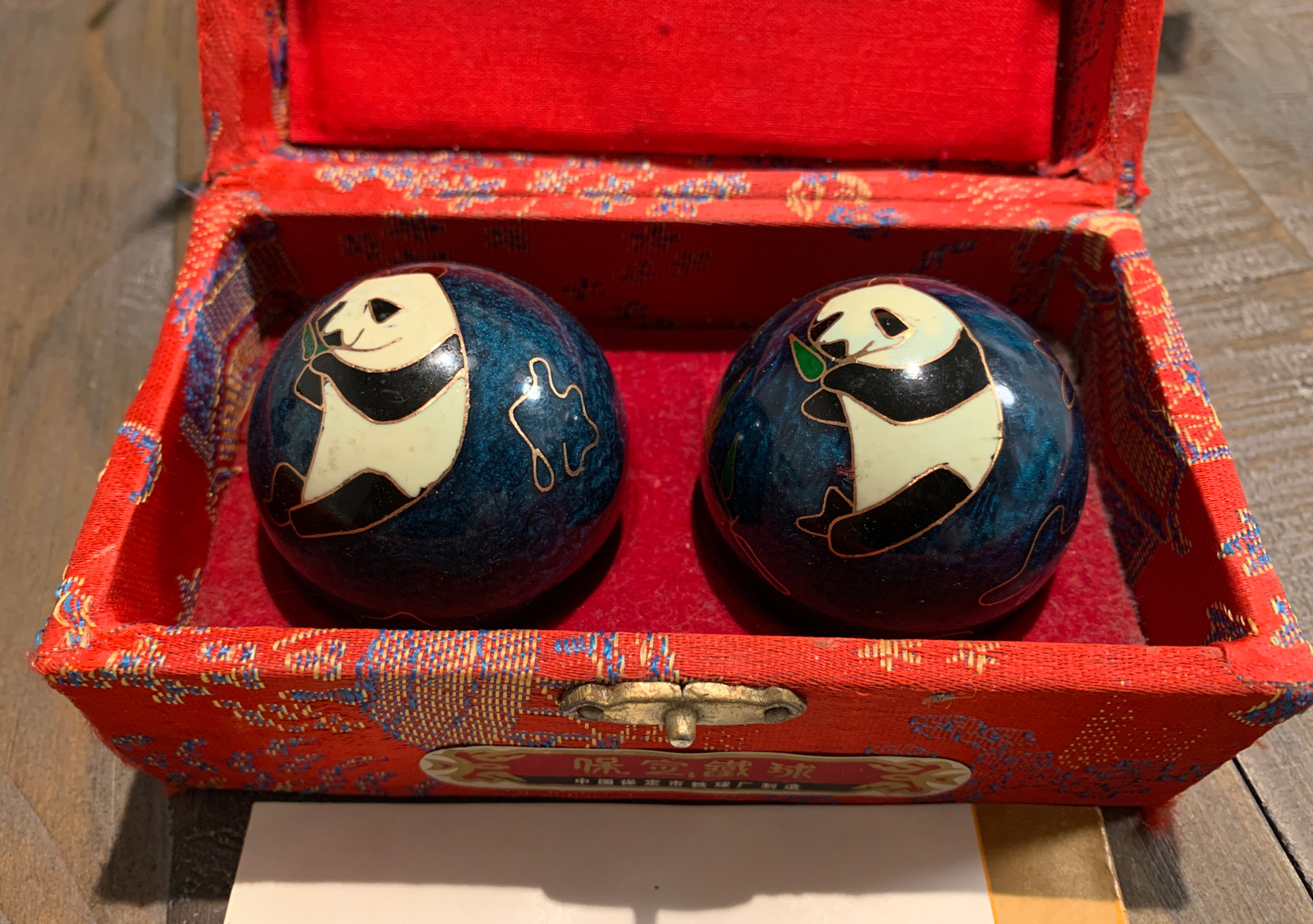 Shou Xing Vintage Iron Ball Meditation Balls Painted Dragons w/Case Pre-owned
