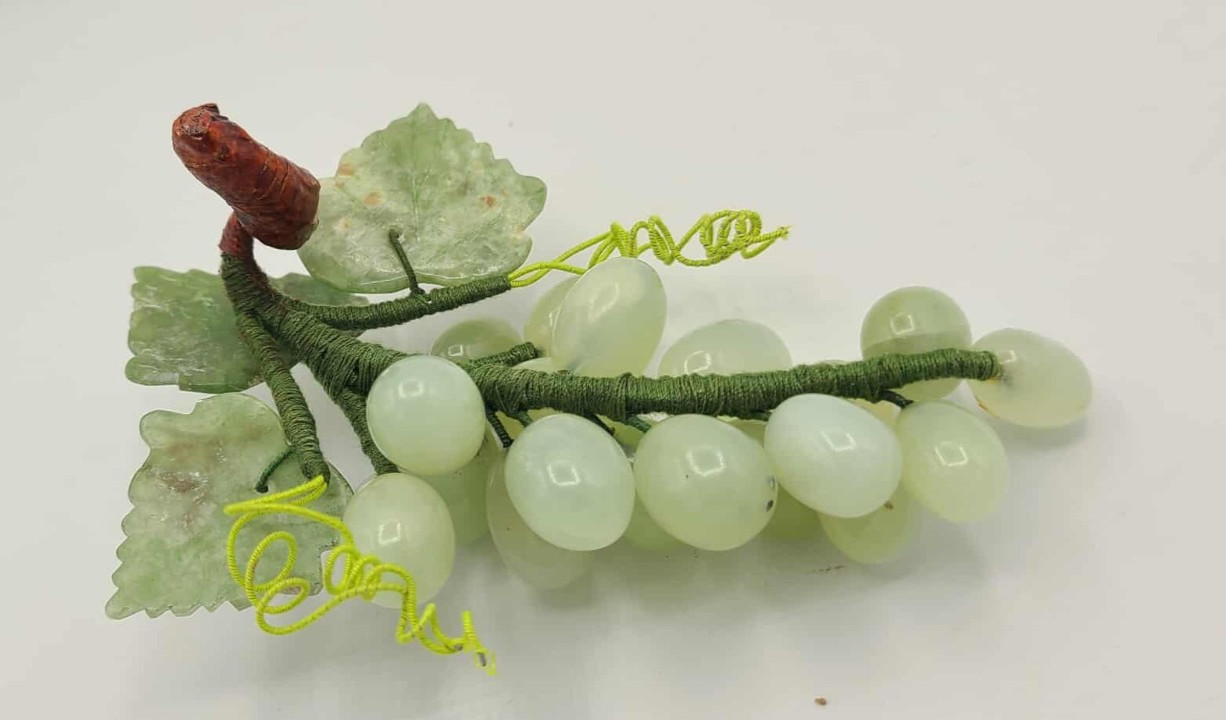 Vtg 1950’s Grape Cluster Hand Carved & Polished Chineese Jade ~6″
