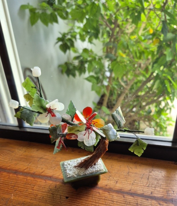 Jade Stone Bonsai Tree White Roses Carnelian Red Flowers Green Jade Leaves Base
