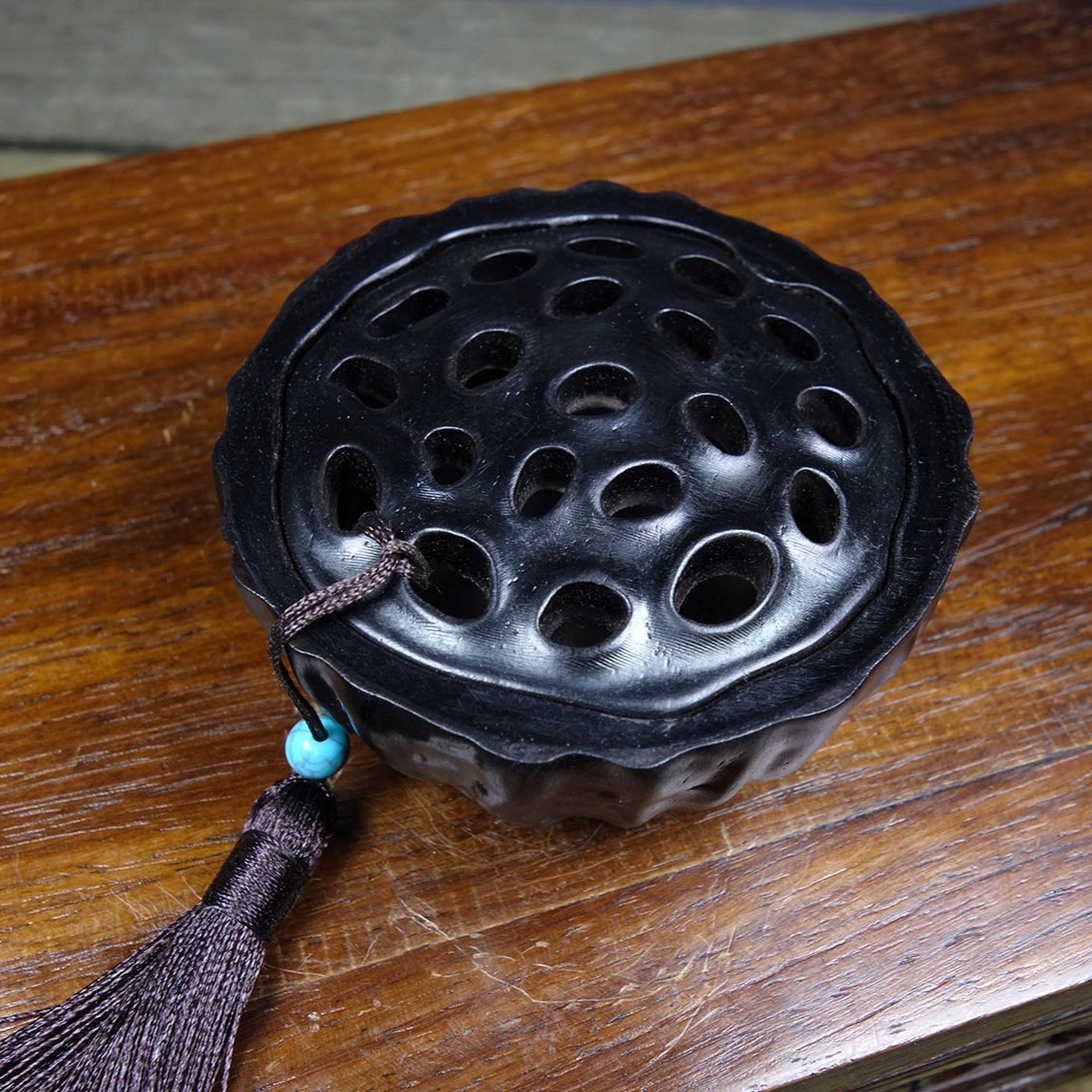 Vintage Hand Carved Sandalwood Lotus Seed Pod Incense Burner Decor 9cm