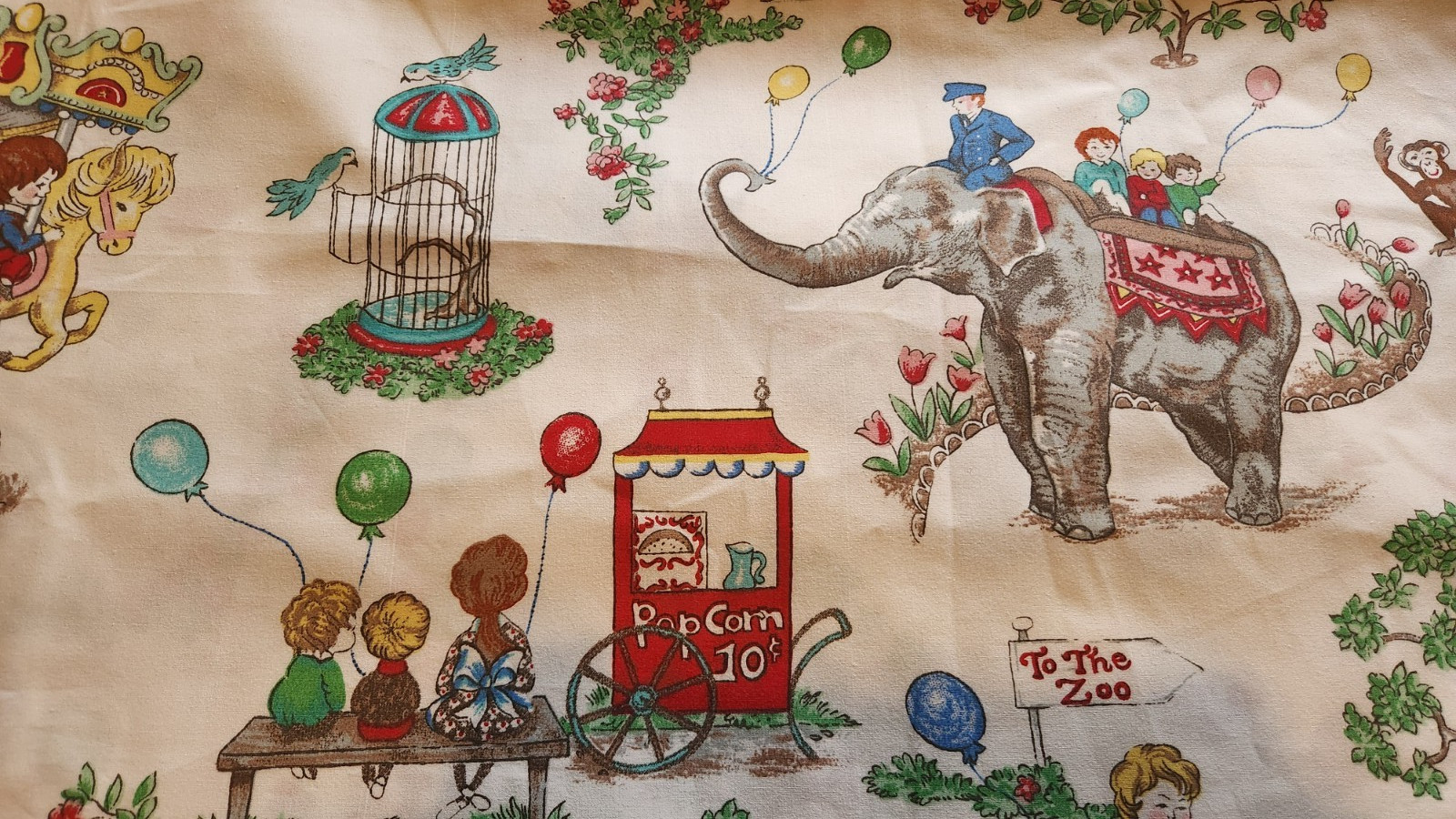 Vintage 1980’s Margarita Cushing ” to the zoo” broadcloth cotton novelty fabric