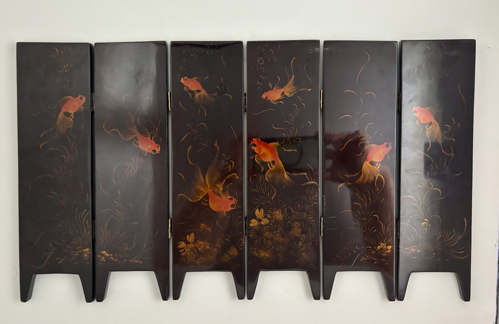 Chinese 6 Paneled Black Lacquered Table Top Screen With Mother Of Pearl Inlay