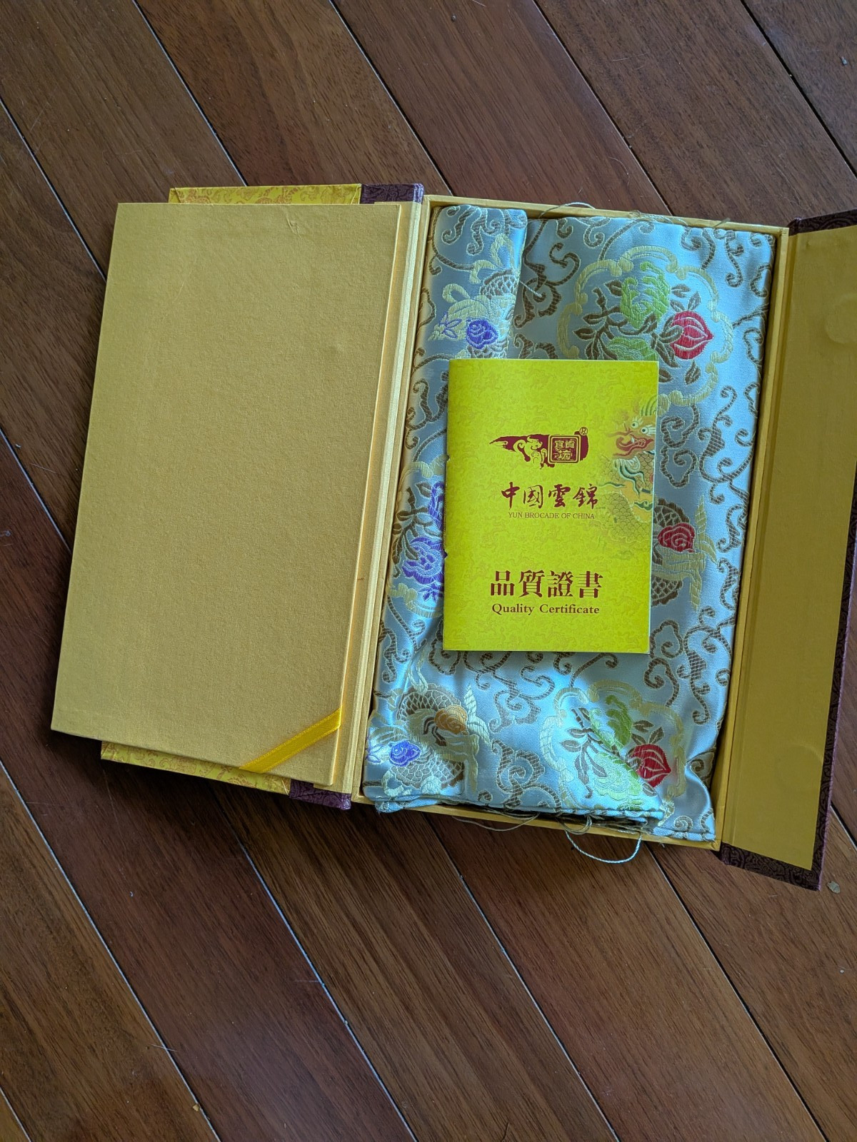Chinese Yun Brocade Silk 100% Woven Scarf Shawl 58×10.5″ Fringed Boxed Gift Set