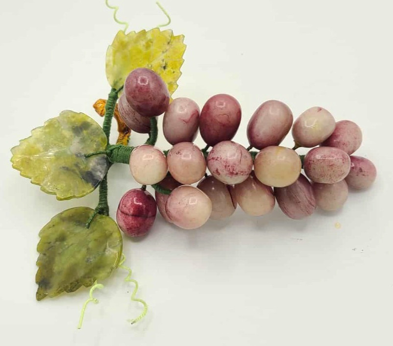 Vtg 1950’s Grape Cluster Hand Carved & Polished Quartz Grapes, Jade Leaves ~6.5″