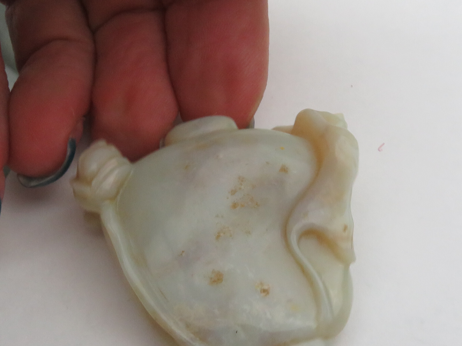 Antique Qing Dynasty Chinese carved Australian opal 105,5 Ct. SNUFF BOTTLE